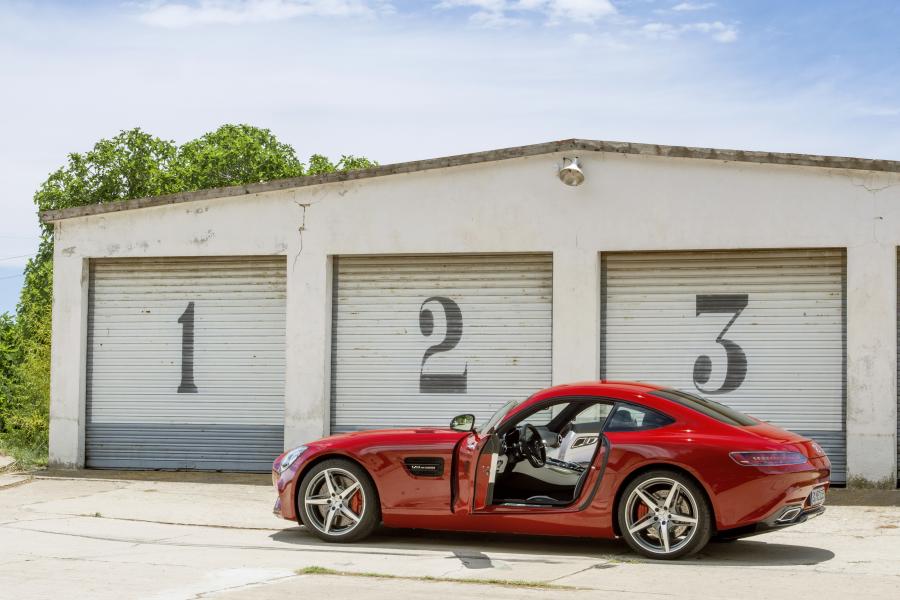  Mercedes-AMG GT 2014 года  (фото 12 из 139)